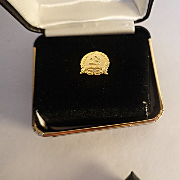 25 Year Employee Service Award Pin Diamond Chip Gold Filled - Picture 1 of 3